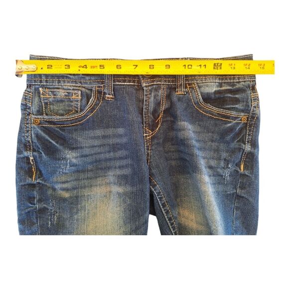 Distressed Denim Shorts Modest Length Cuffed Embroidered Jrs size 5 EUC Truce - Picture 11 of 11